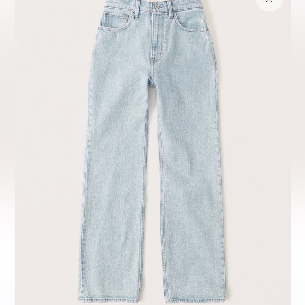Abercrombie Curve Love High Rise 90s Relaxed Jean- 33 Short. Brand New w/tags